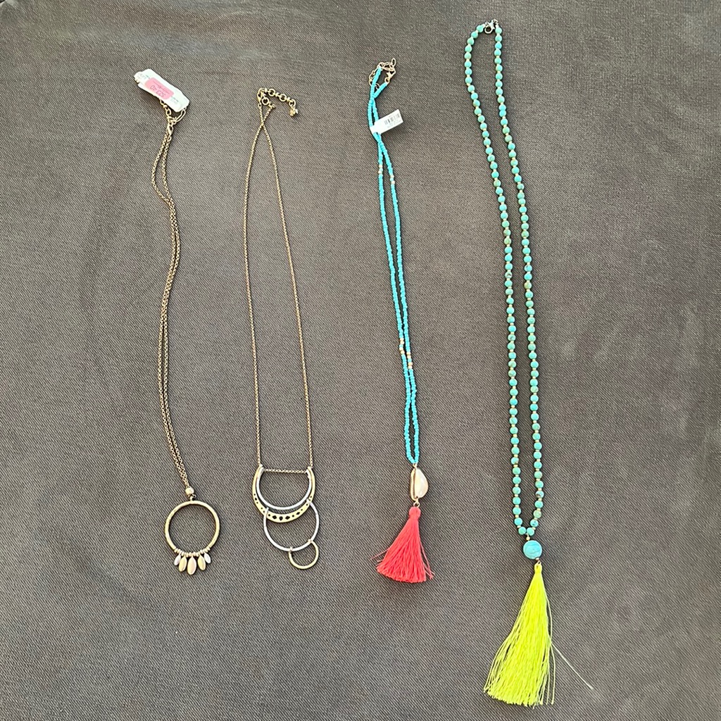 Lot Of 4 Boho Long Necklaces 15$